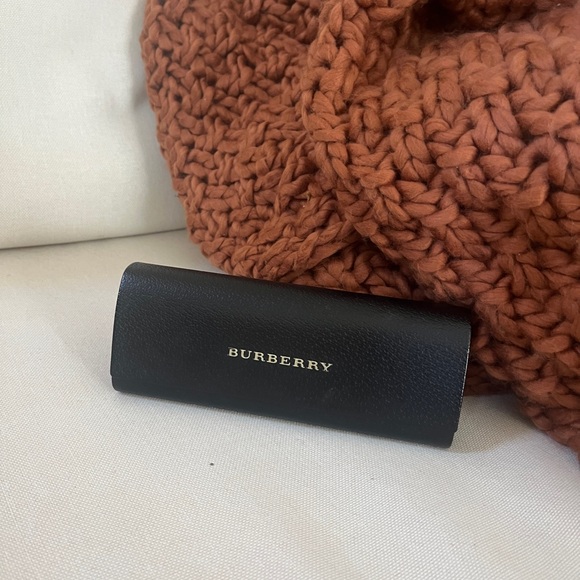 Burberry Mirrored Sunglasses with Case - Picture 1 of 8